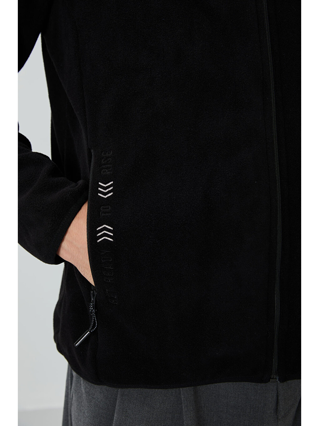 Siyah Yazı Nakışlı Dik Yaka  Standart Kalıp Erkek Fermuarlı Sweatshirt Hırka Polar - 87992-4