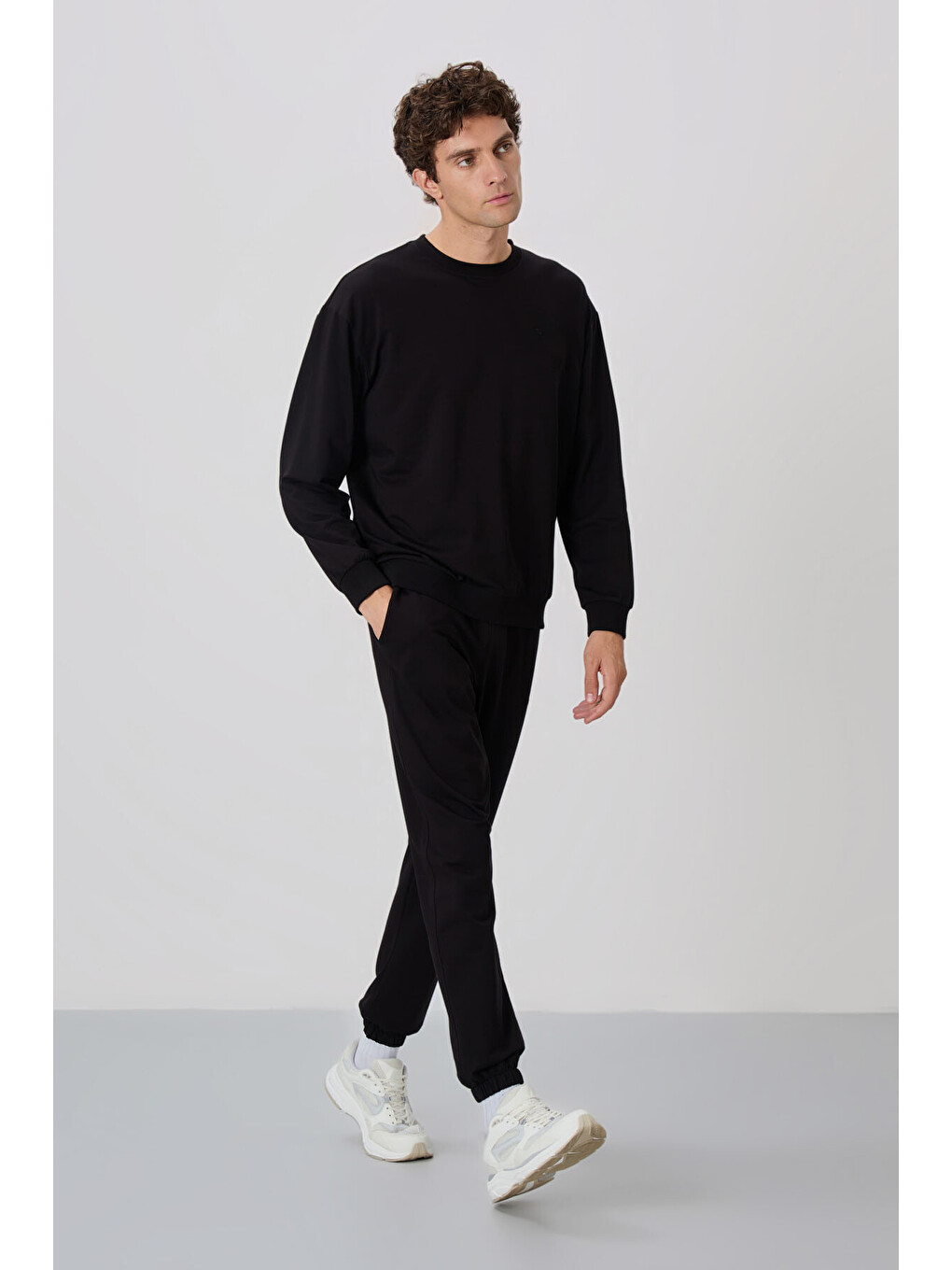 Siyah Casual Bisiklet Yaka Lastik Paça Erkek Oversize Eşofman Takımı - 85120-4