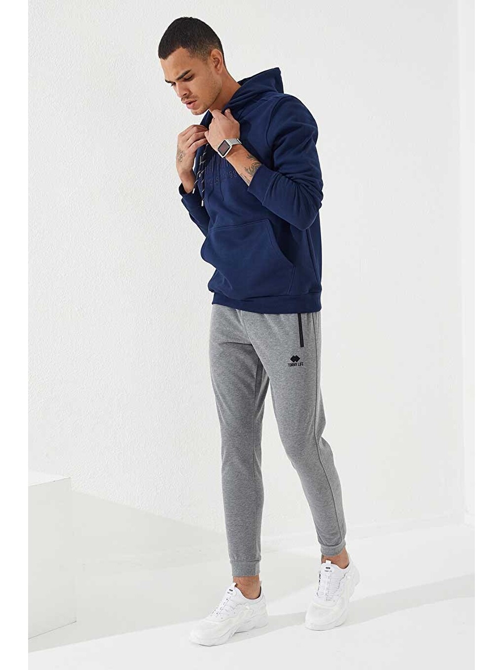İndigo Nakışlı Kanguru Cep Standart Kalıp Kapüşonlu  Erkek Hoodie - 87839-1