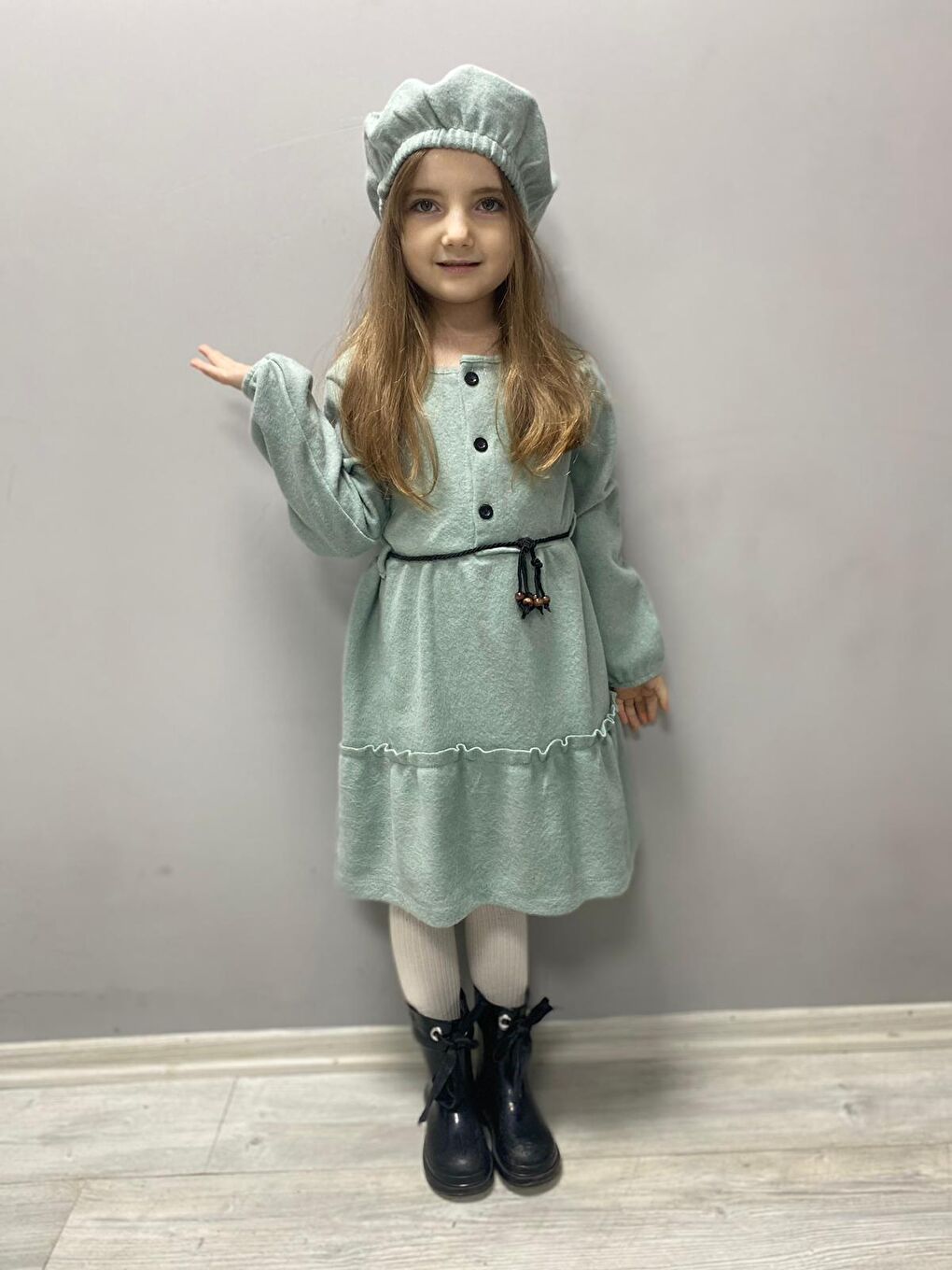 Yeşil Kaşe Kumaş Şapkalı Kız Çocuk Elbise MNK0559-6