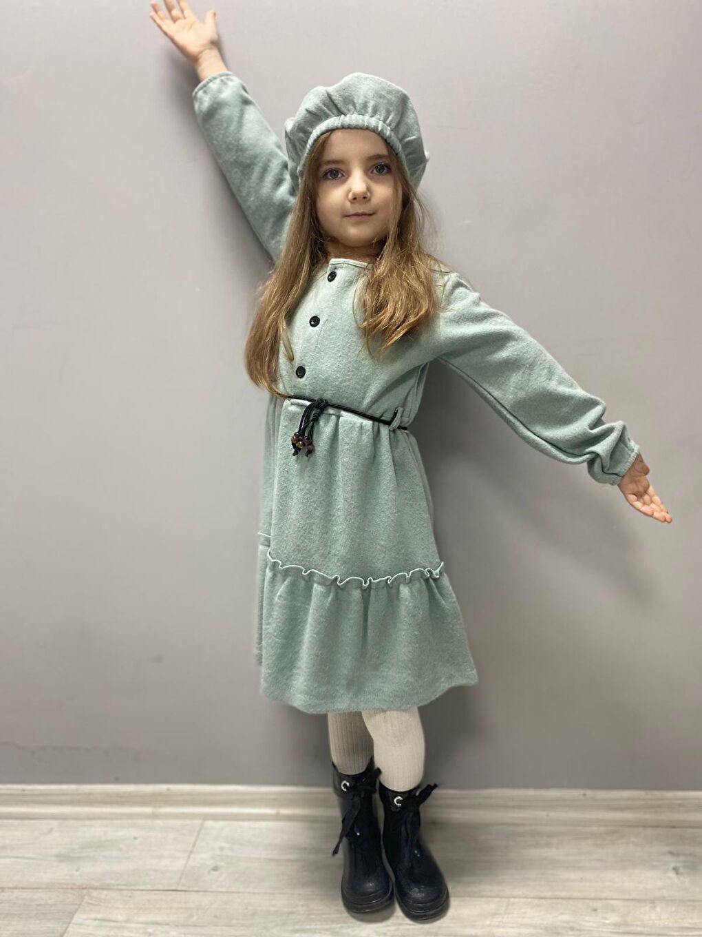 Yeşil Kaşe Kumaş Şapkalı Kız Çocuk Elbise MNK0559-7