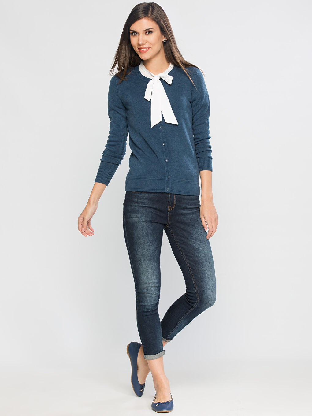 كارديجان نيلي امرأة-2