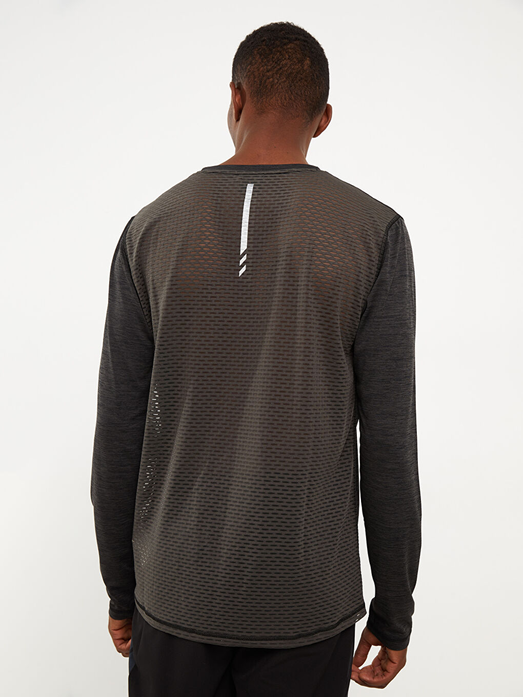 تيشيرت رياضي كم طويل بياقة دائرية للرجال-4