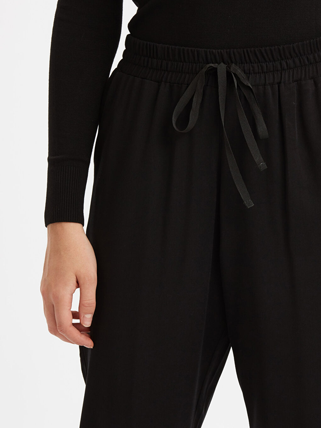 Elastic Waist Carrot Fit Viscose Trousers-3