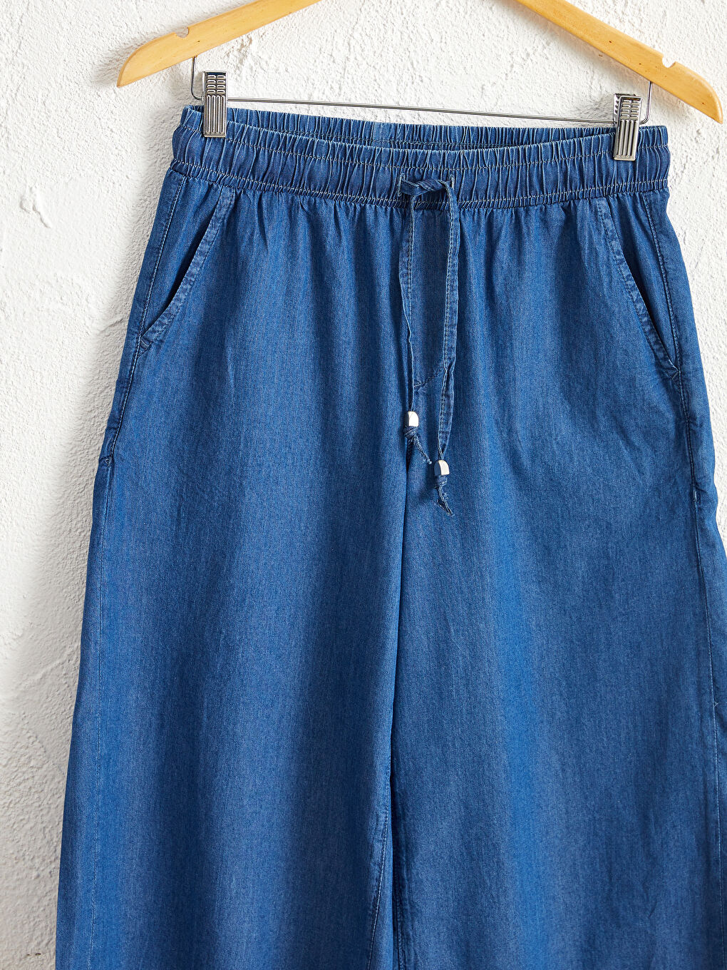 Elastic Waist Jean Capri-2