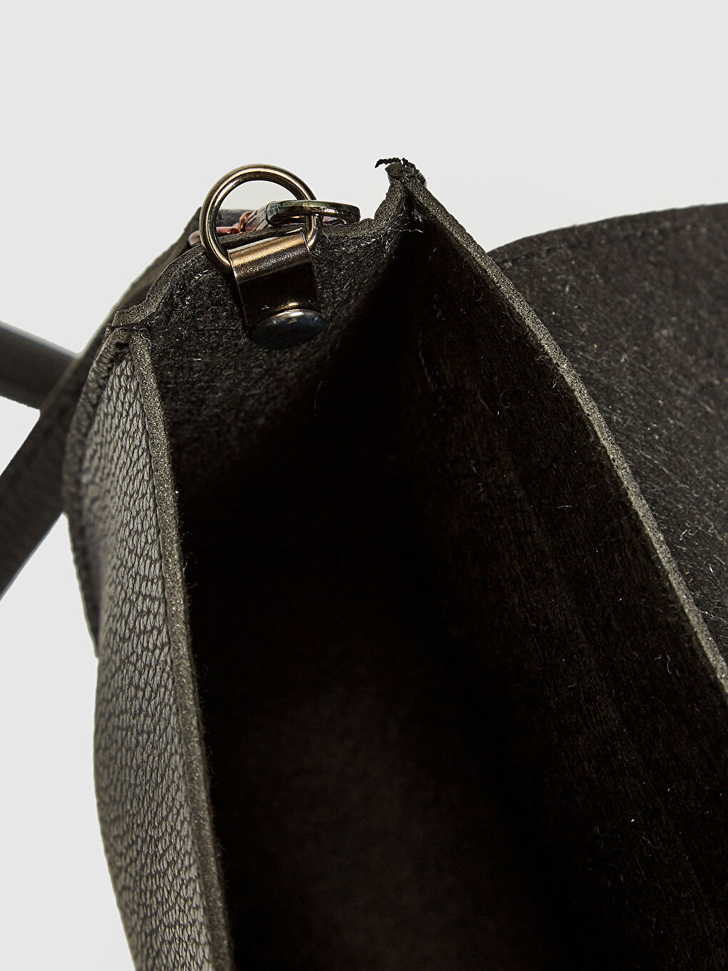 Siyah Deri Görünümlü Çanta-3