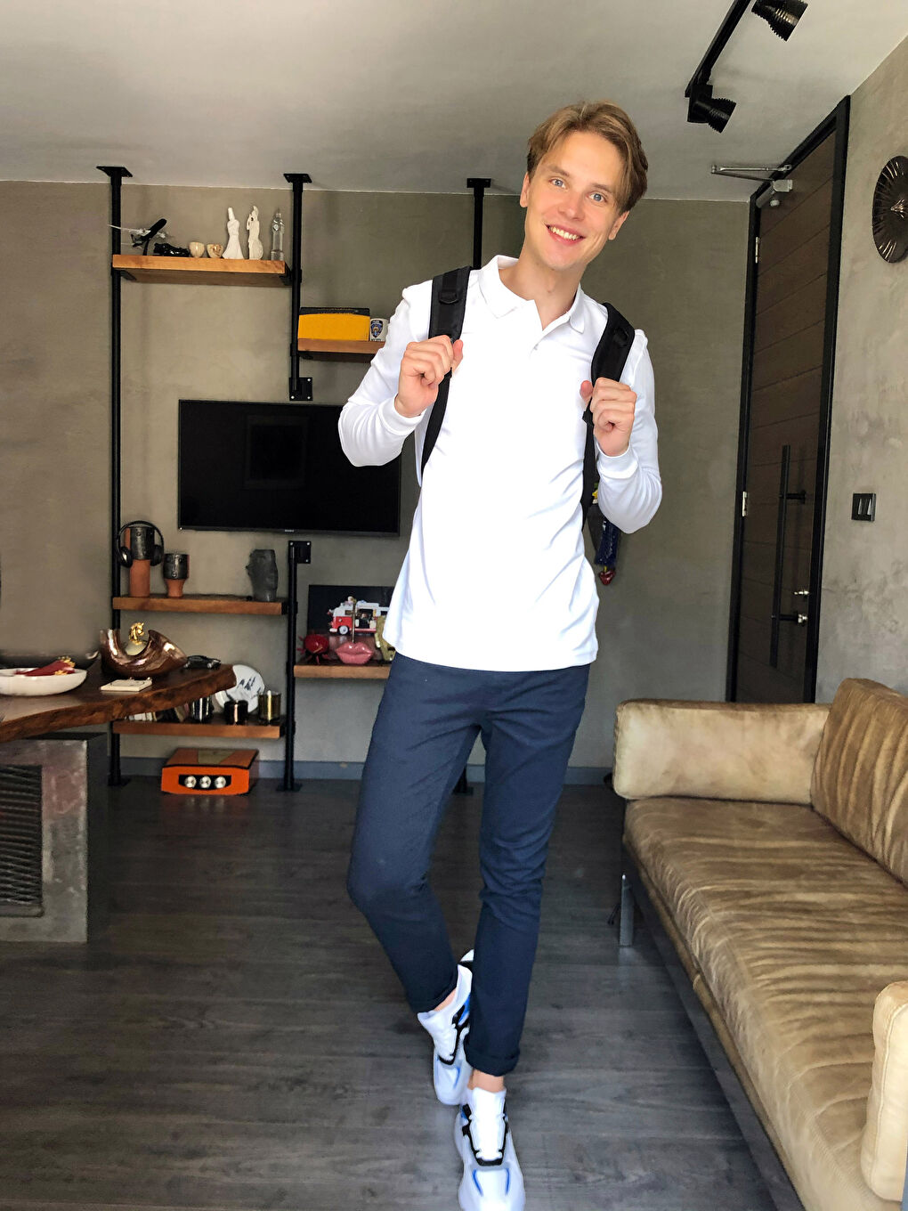 Beyaz Polo Yaka Uzun Kollu Basic Tişört-6