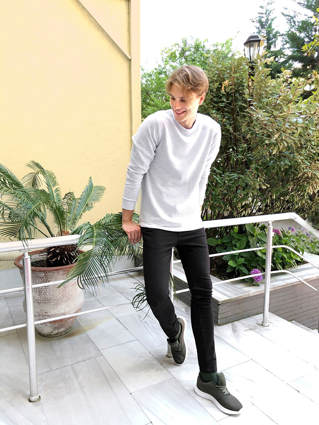 Gri Bisiklet Yaka Uzun Kollu Basic Erkek Sweatshirt