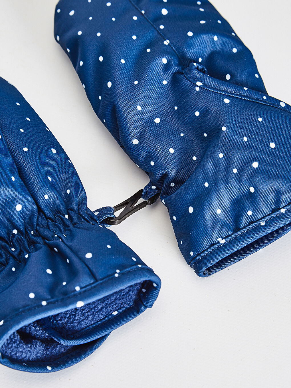 Сәбиге арналған ұл баланың қолғаптары-1