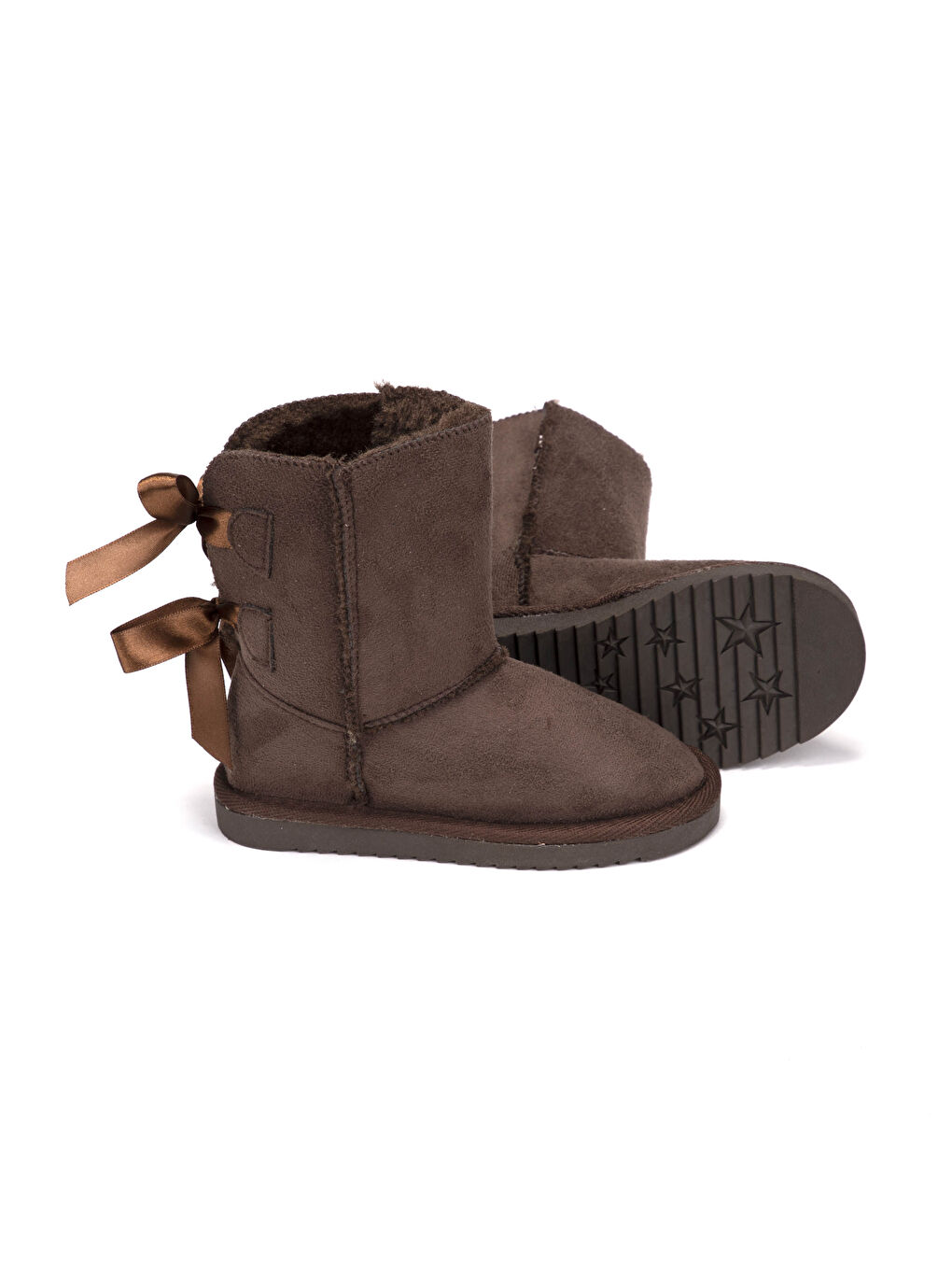 Қыздың бантикпен безендірілген етігі-2