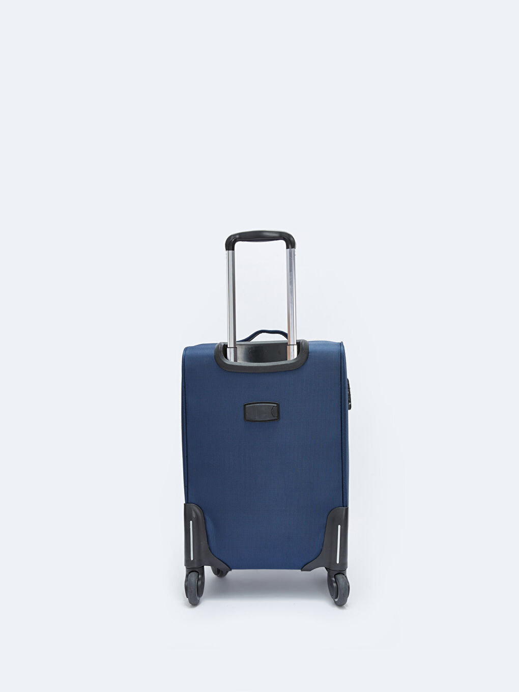 شنطة سفر صغيرة بتفاصيل قفل-3