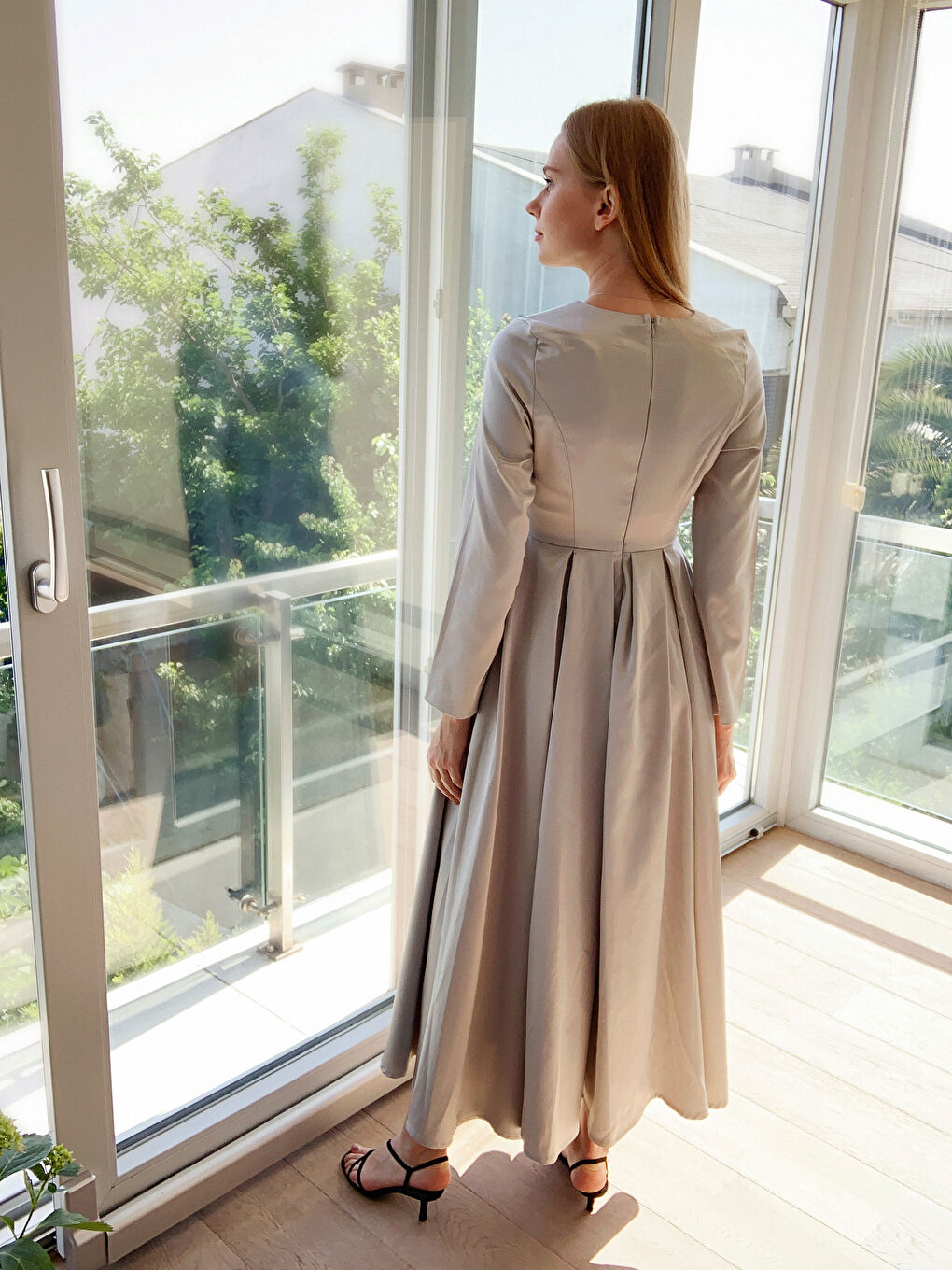 Gri Kadın Bisiklet Yaka Uzun Kollu Düz Elbise-1