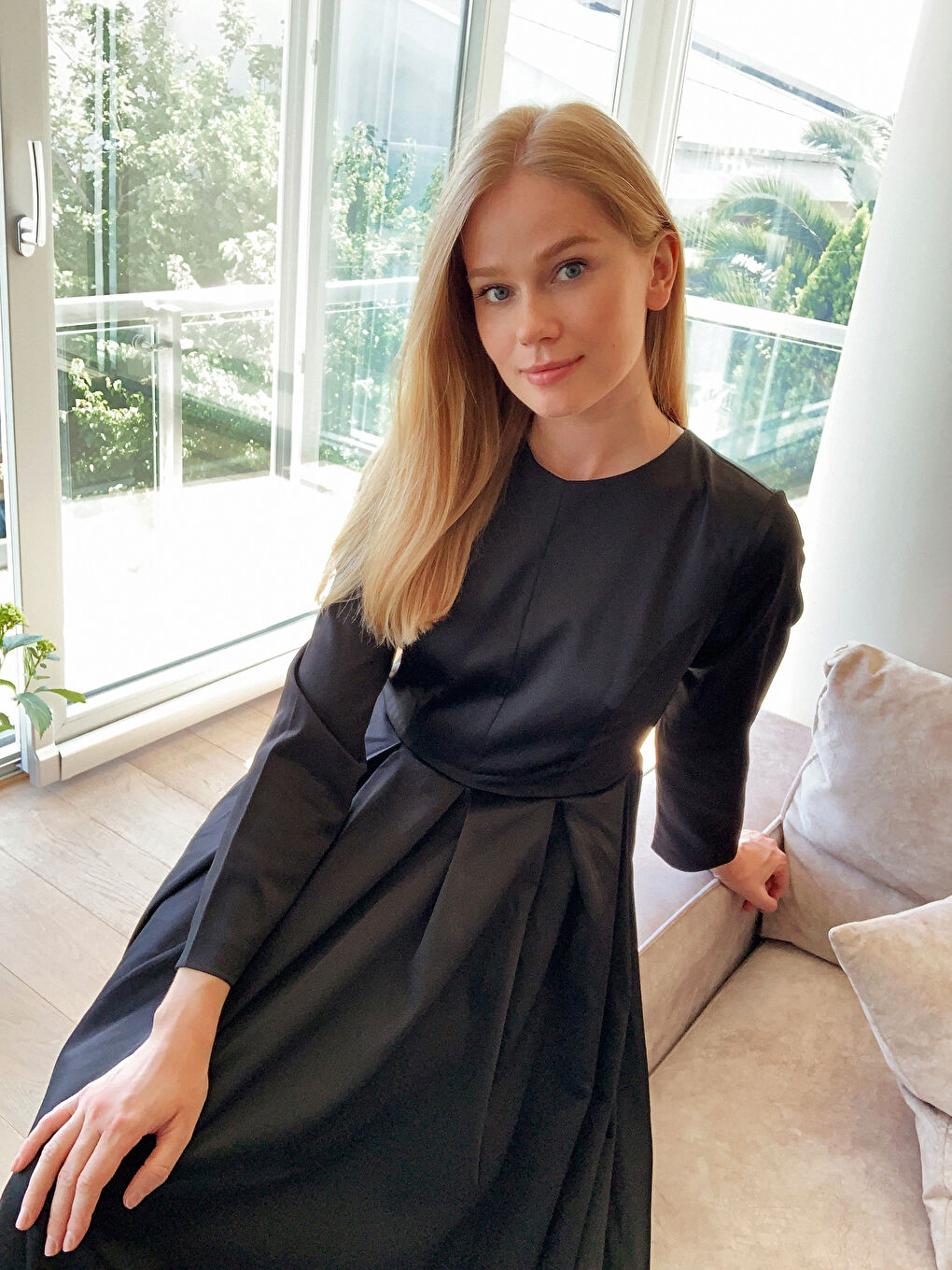 Siyah Kadın Bisiklet Yaka Uzun Kollu Düz Elbise