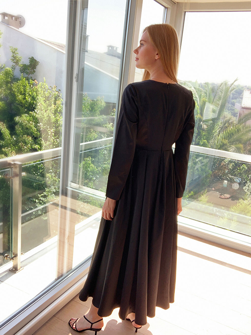 Siyah Kadın Bisiklet Yaka Uzun Kollu Düz Elbise-1