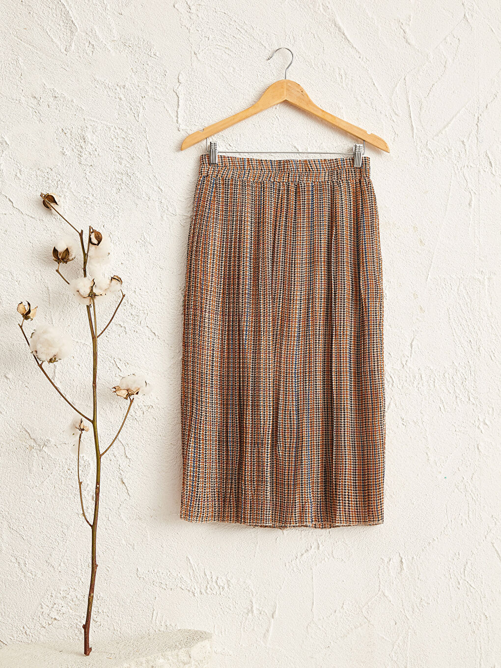 Bej Desenli Pileli Etek-1