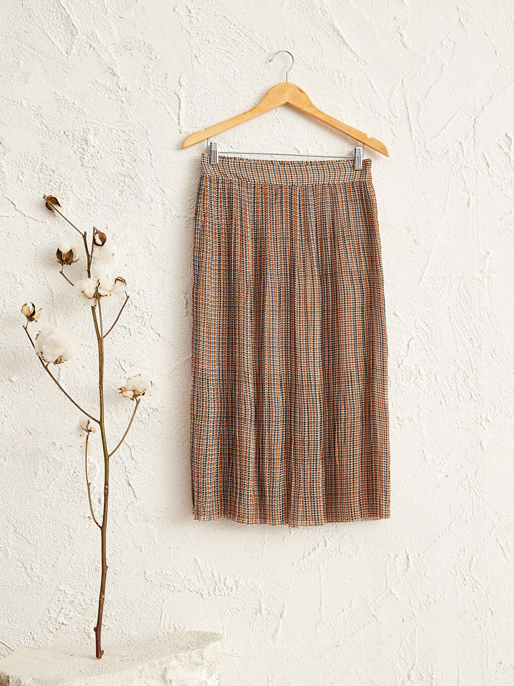 Bej Desenli Pileli Etek