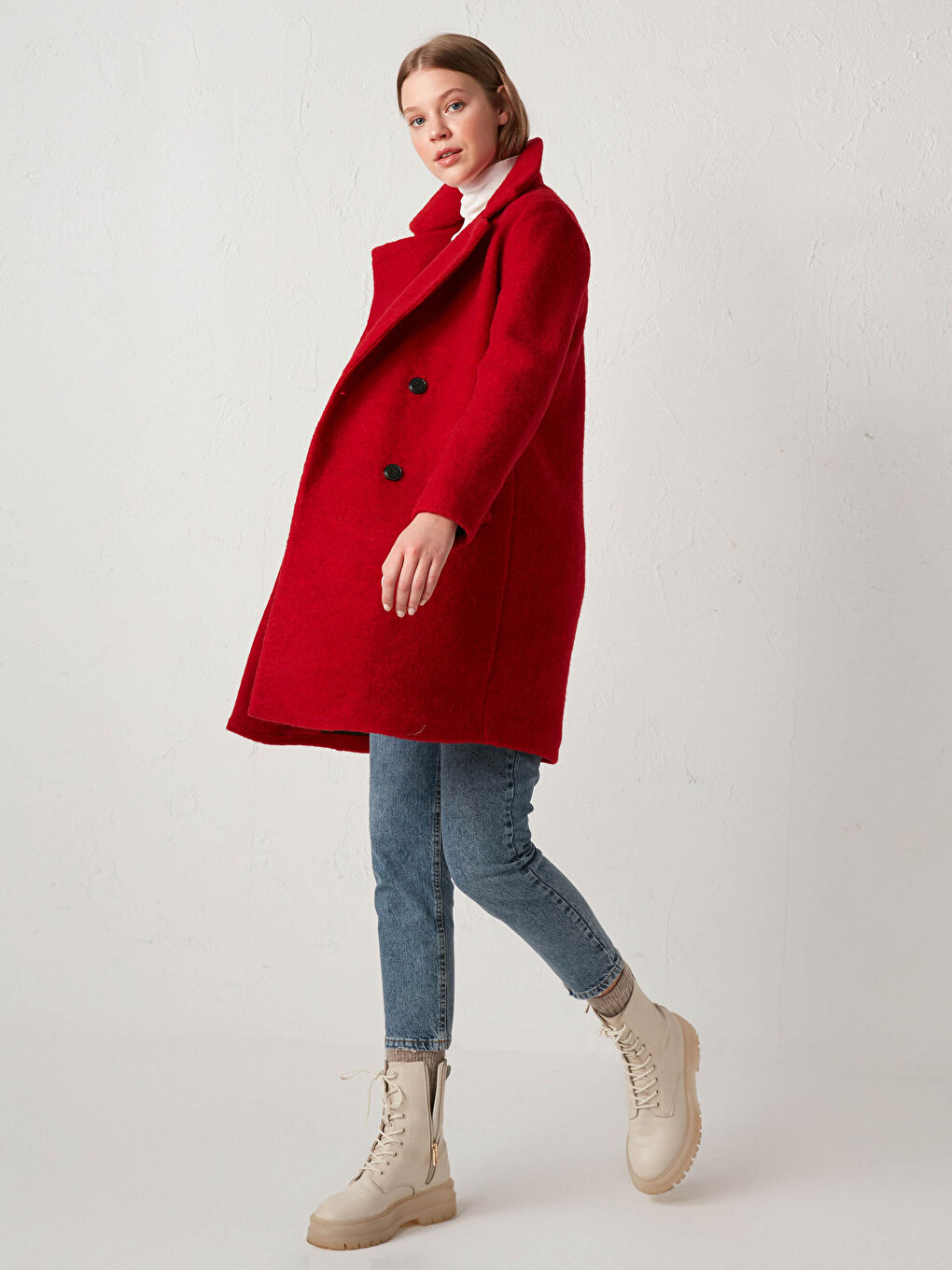 Kırmızı Yakalı Kalın Uzun Kollu Kadın Kaşe Kaban-3