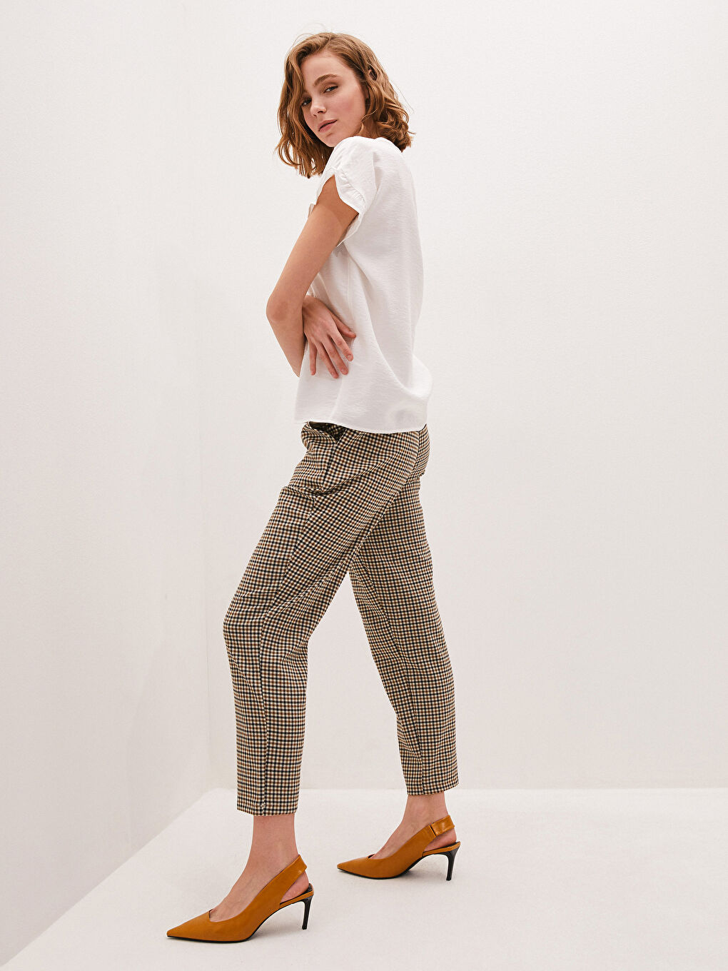 Kahverengi Beli Lastikli Ekose Kadın Havuç Pantolon-2