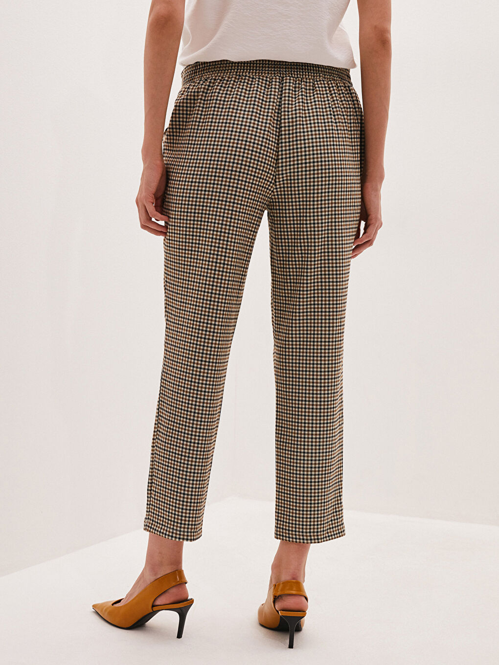 Kahverengi Beli Lastikli Ekose Kadın Havuç Pantolon-5