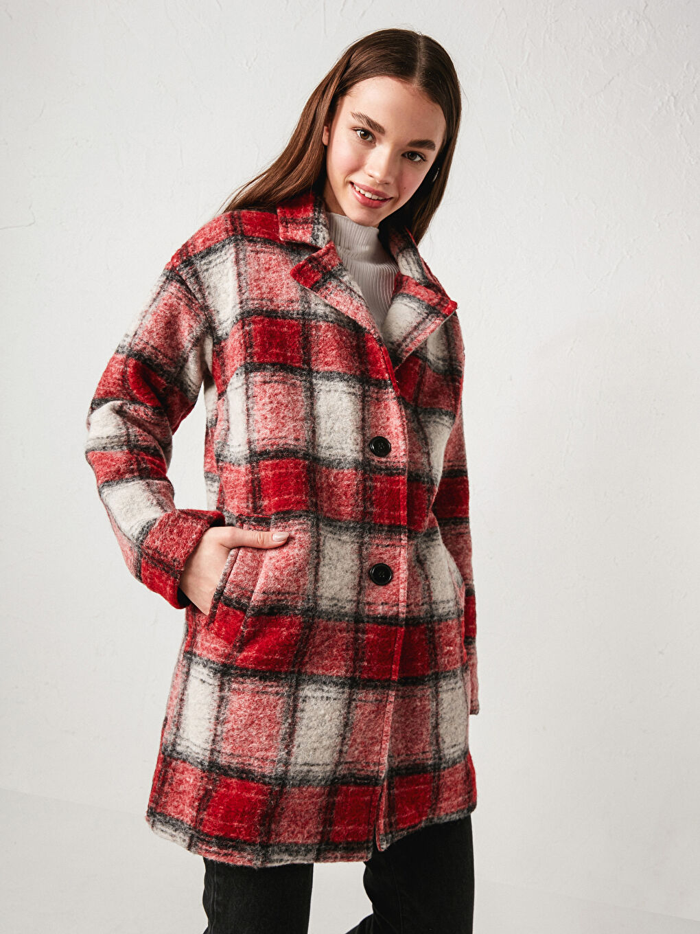 Kırmızı Gömlek Yaka Ekose Uzun Kollu Kadın Kaşe Kaban