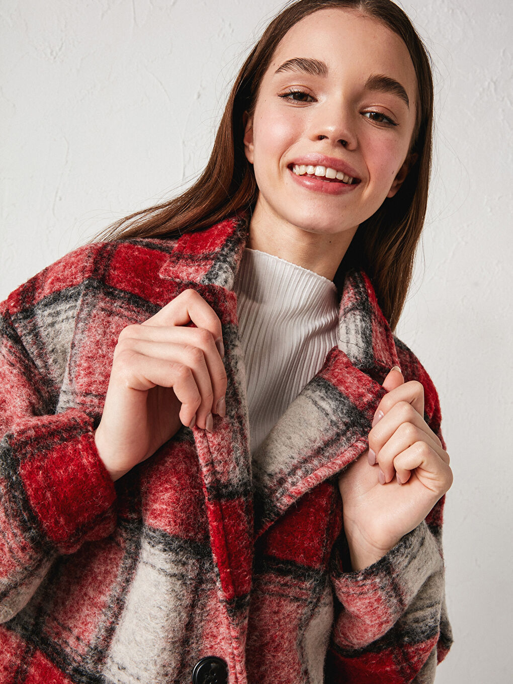 Kırmızı Gömlek Yaka Ekose Uzun Kollu Kadın Kaşe Kaban-1