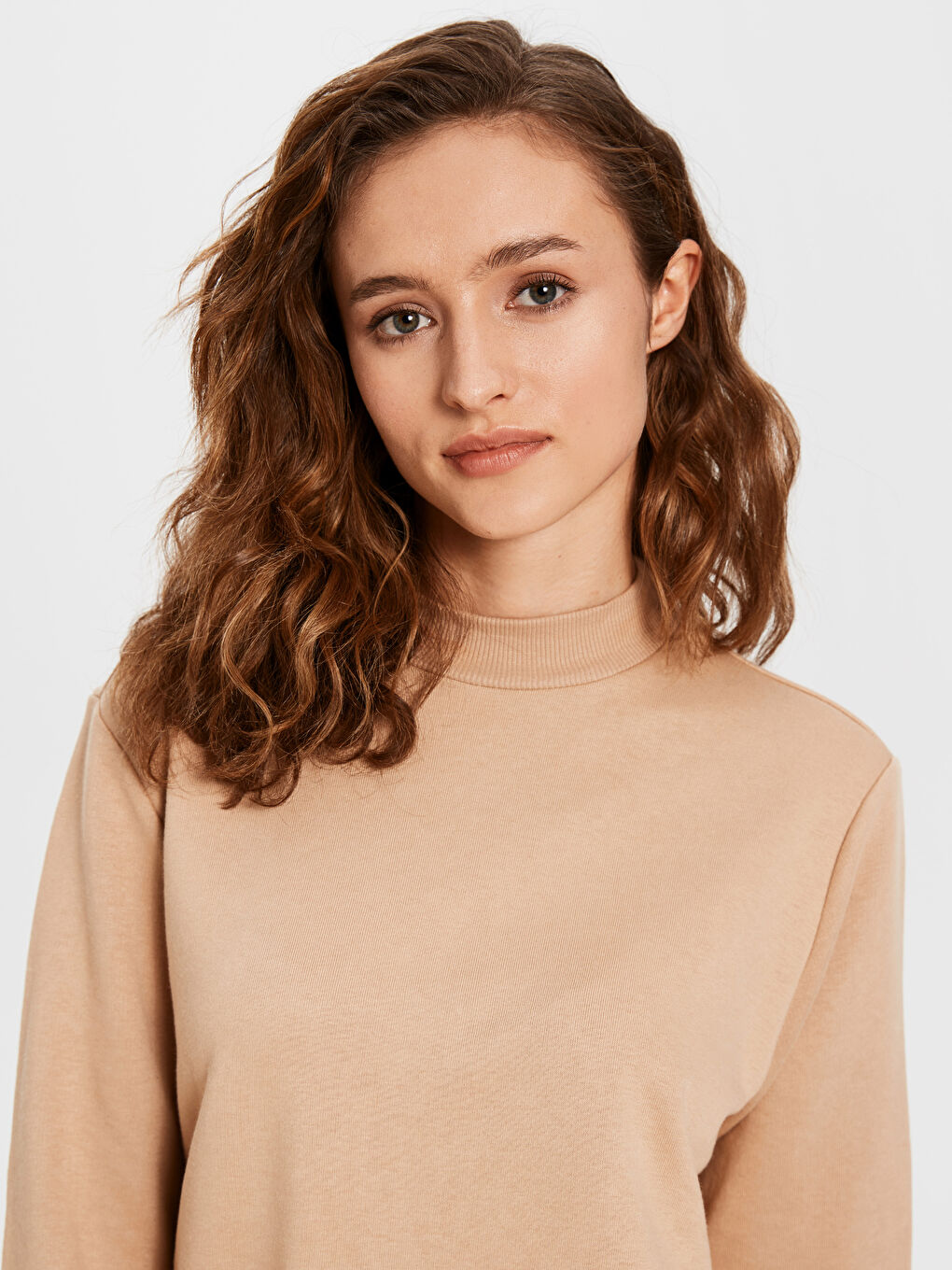 Bej Dik Yaka Sweatshirt Kumaşı Kadın Tunik-3