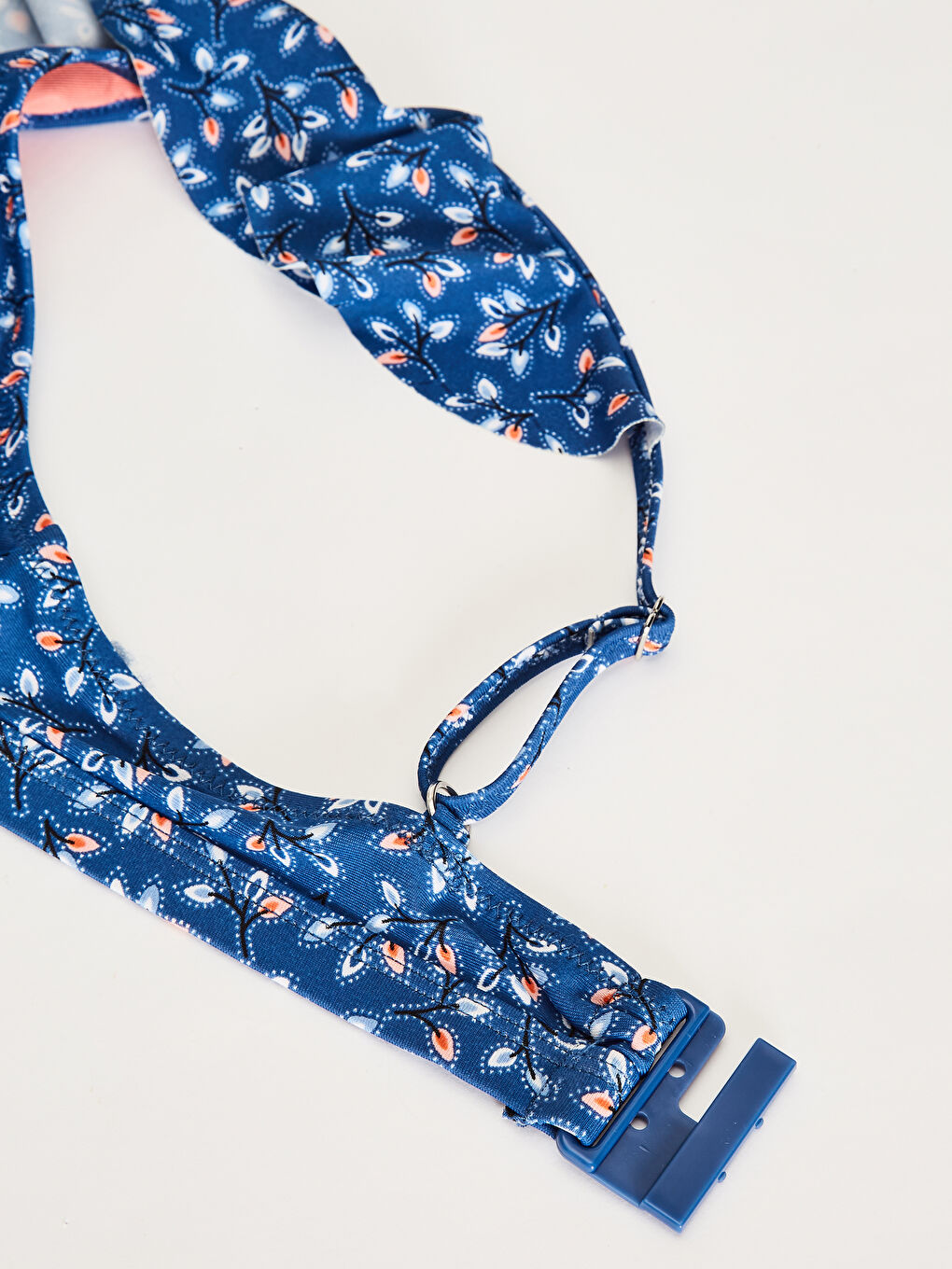 الجزء العلوي من البكيني-3