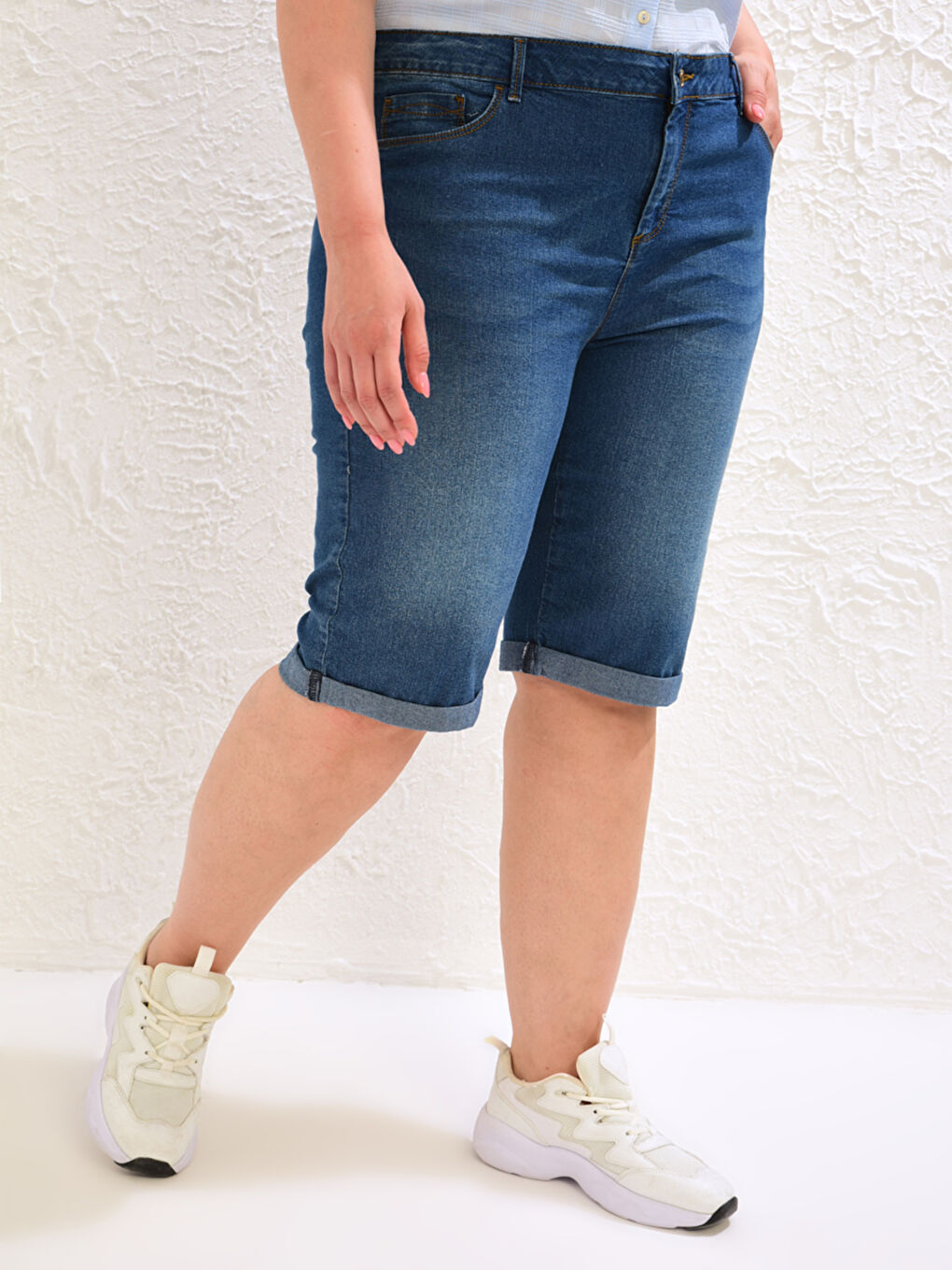 İndigo 5 Cepli Kadın Jean Şort-3