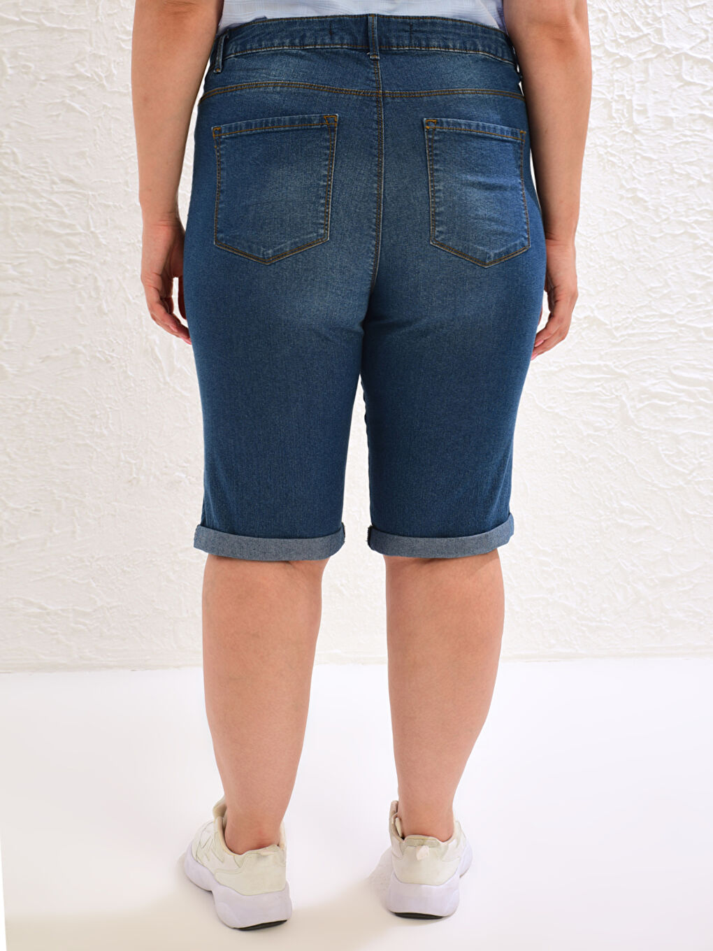 İndigo 5 Cepli Kadın Jean Şort-4