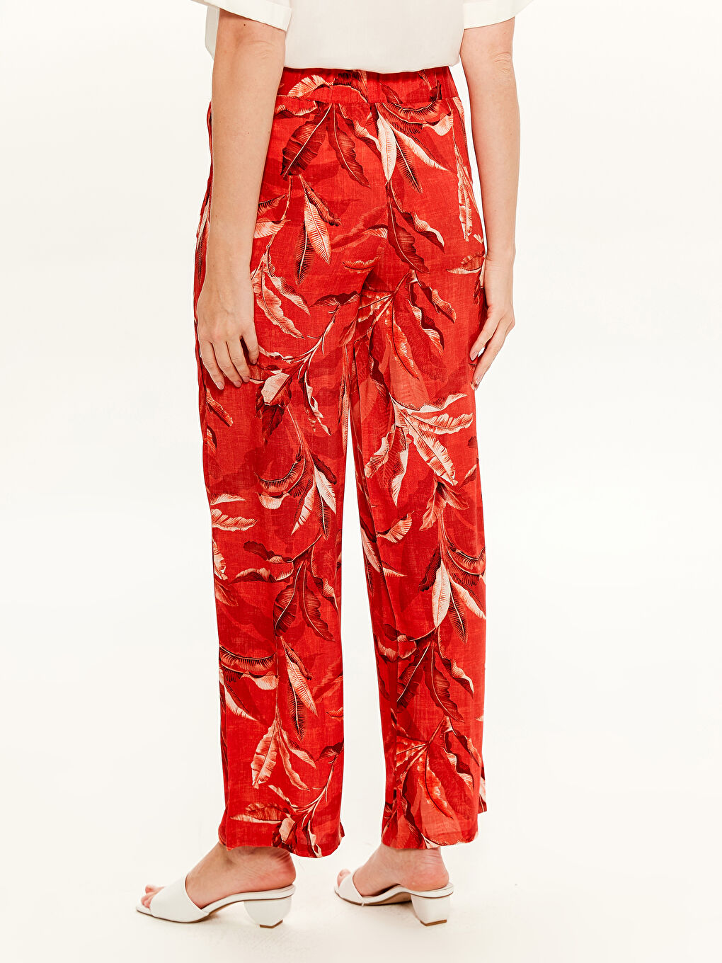 LCWAIKIKI Classic Elastic Waist Figured Palazzo Pants -0S1635Z8-LTQ