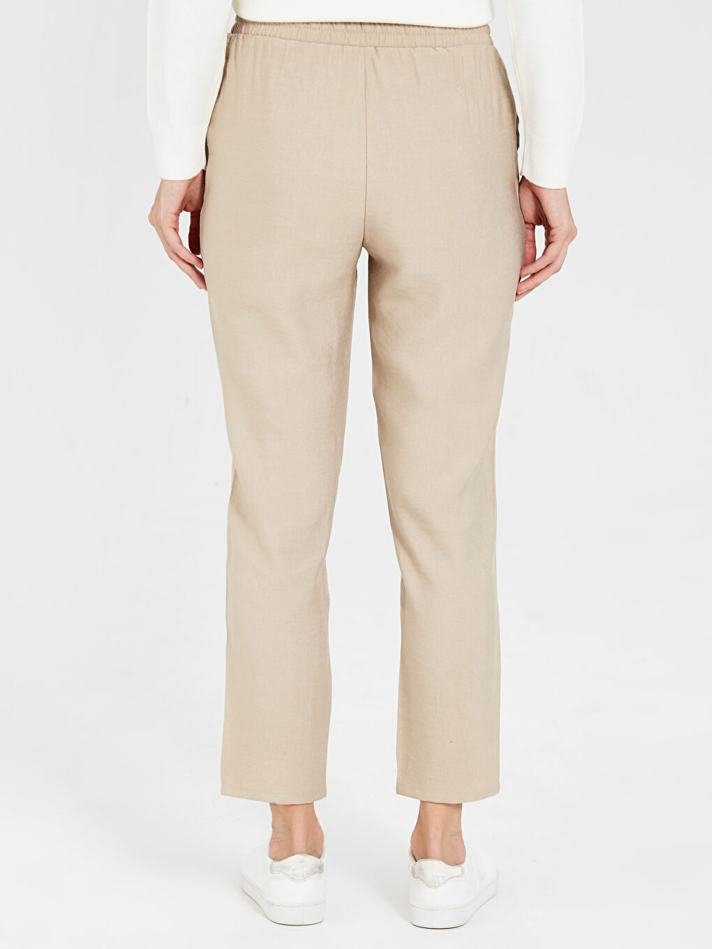 LCW Ankle Length Elastic Waist Carrot Fit Trousers -0S1641Z8-KVB
