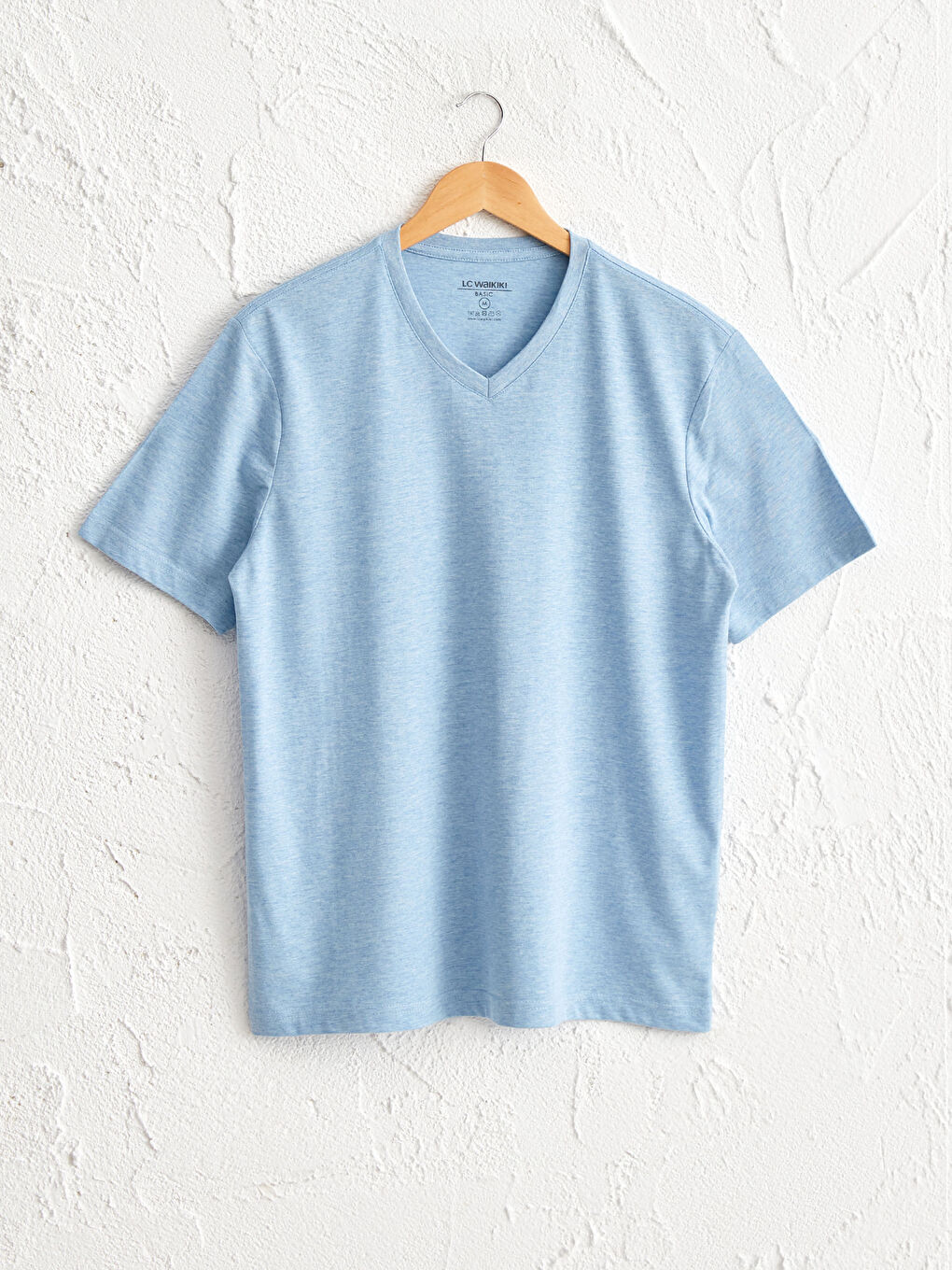 Базовая мужская футболка из хлопка с V-образным вырезом и короткими рукавами