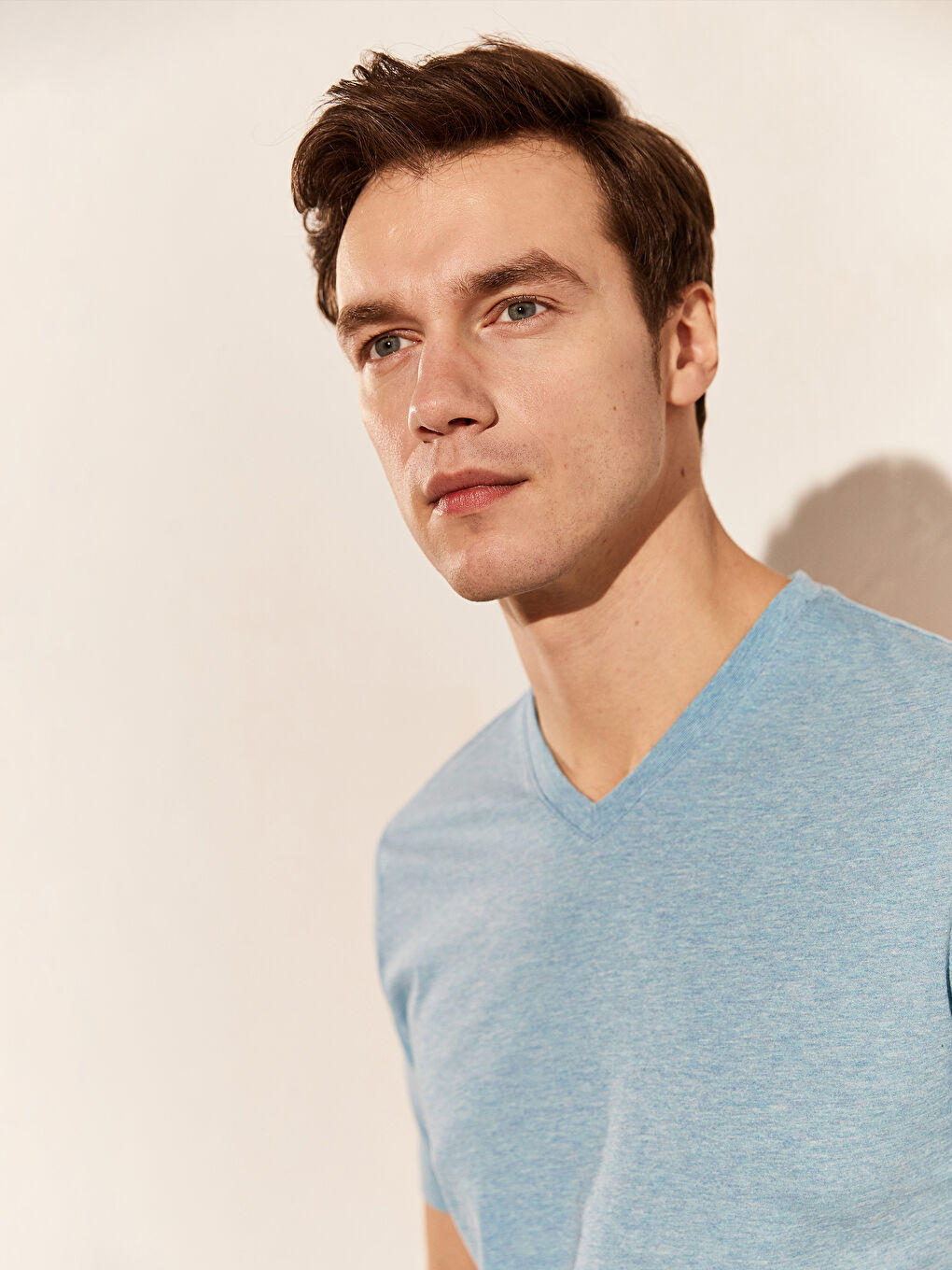 Turkuaz V Yaka Kısa Kollu Basic Pamuklu Erkek Tişört-2