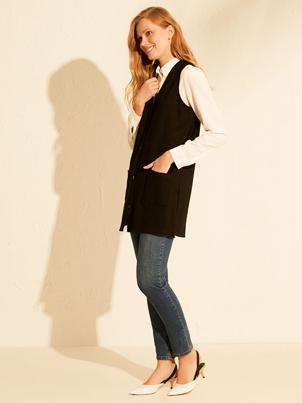 Siyah V Yaka Kadın Yelek-1