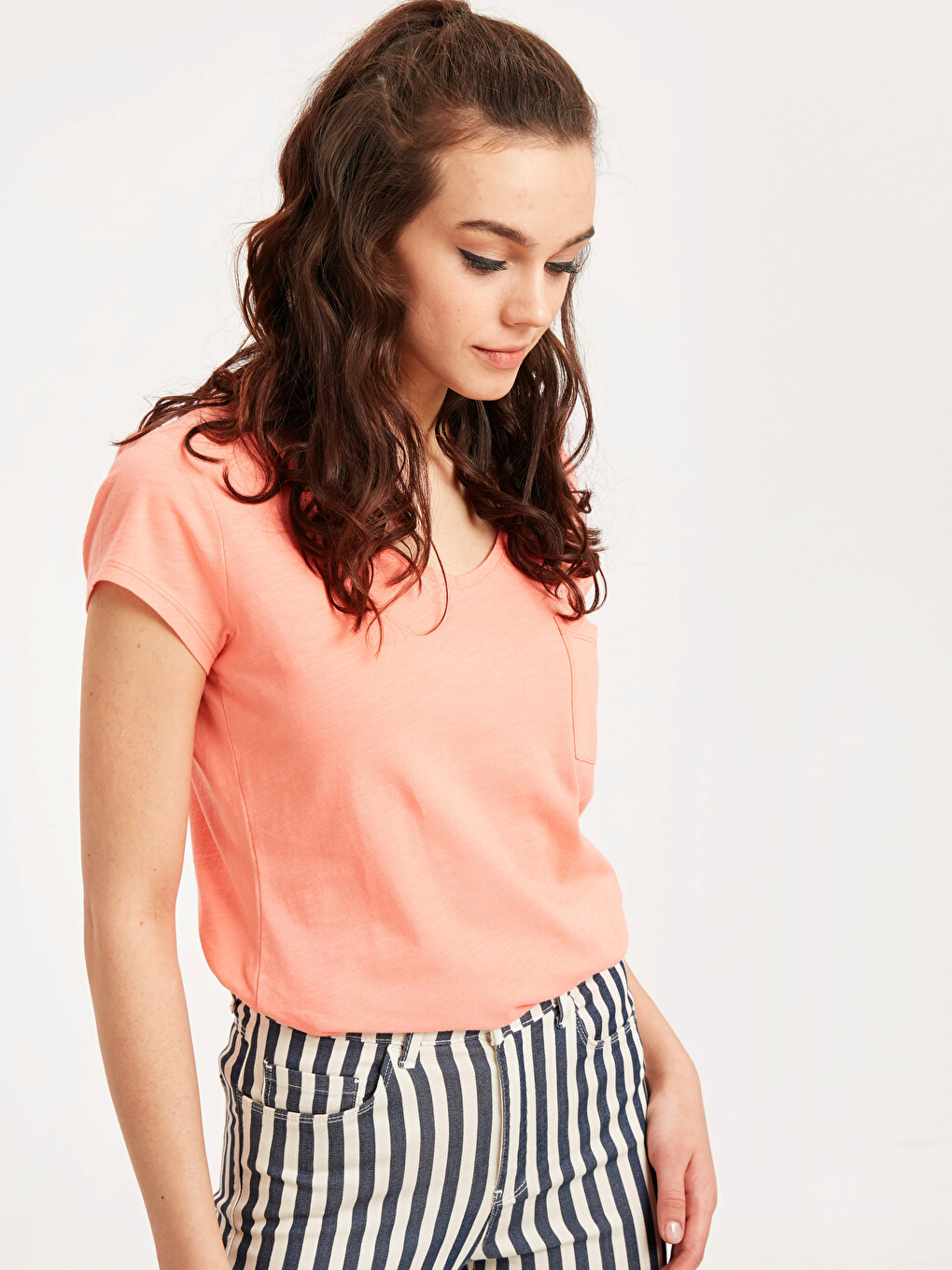 V-neck T-shirt With Pockets