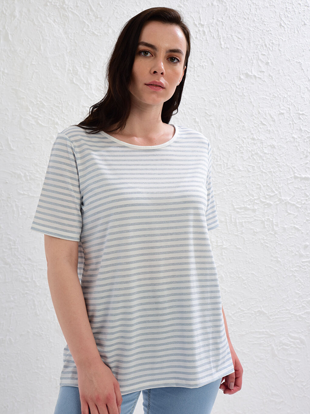 Lacivert Çizgili Esnek Kısa Kollu Kadın Tişört-1