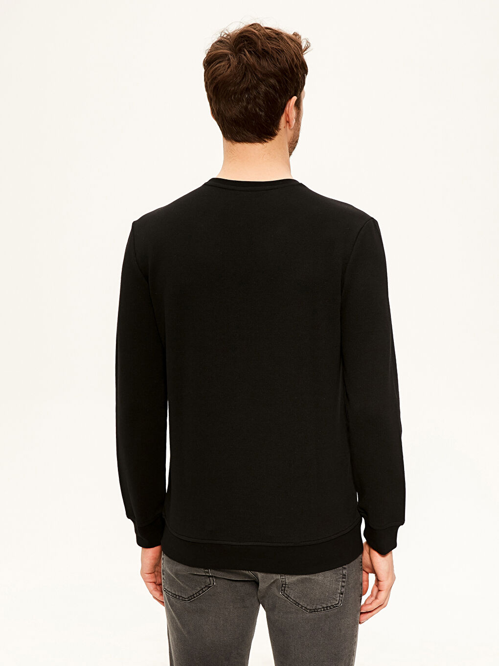 سويت شيرت أساسي برقبة دائرية-2