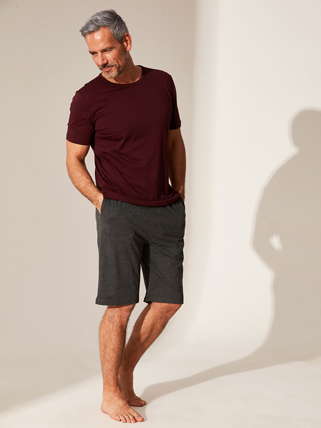 Мужской пижамный комплект с шортами стандартного кроя