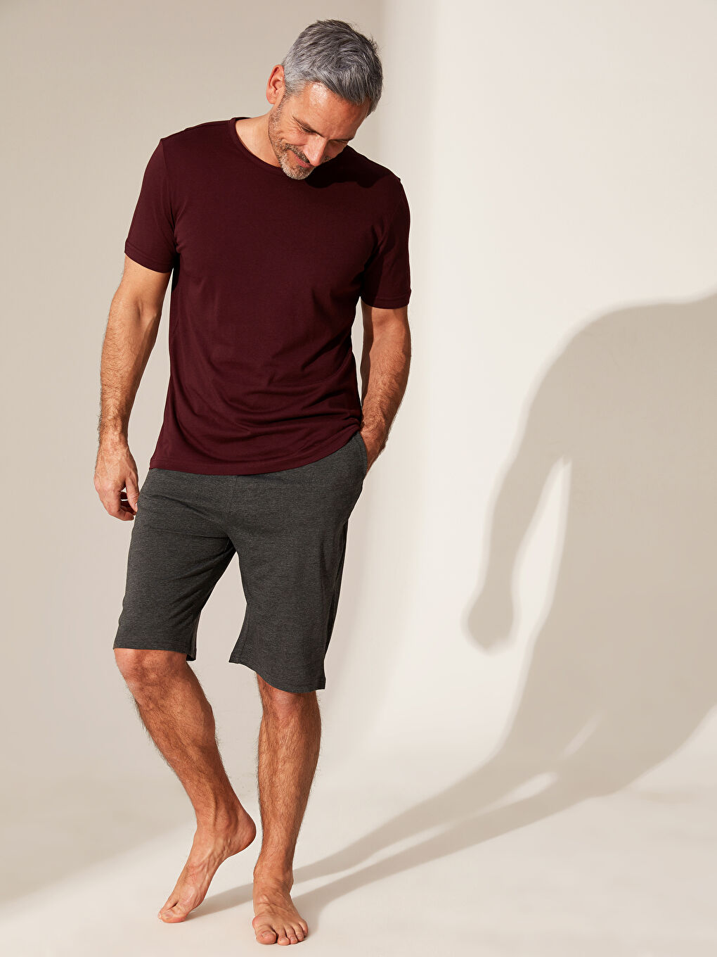 Мужской пижамный комплект с шортами стандартного кроя-1