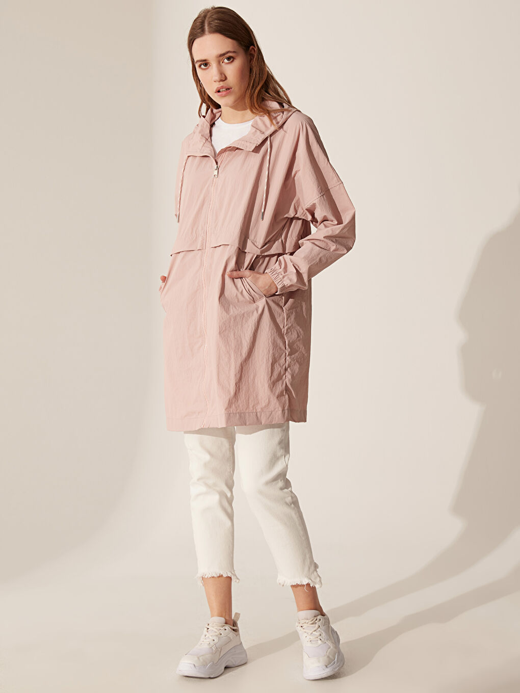 Pembe Kadın Kapüşonlu Düz Yağmurluk-2
