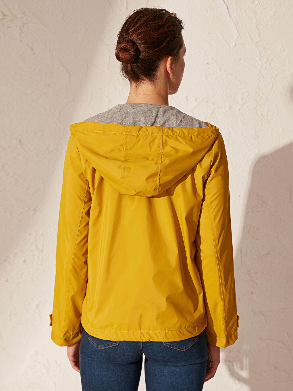 Sarı Kapüşonlu İnce Yağmurluk-3