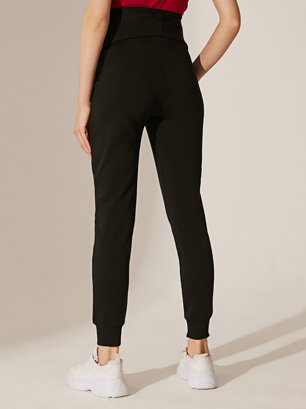 LCWAIKIKI Maternity Pregnant Tracksuit Bottom With Elastic Waist Belly Panel -0S4305Z8-CVL