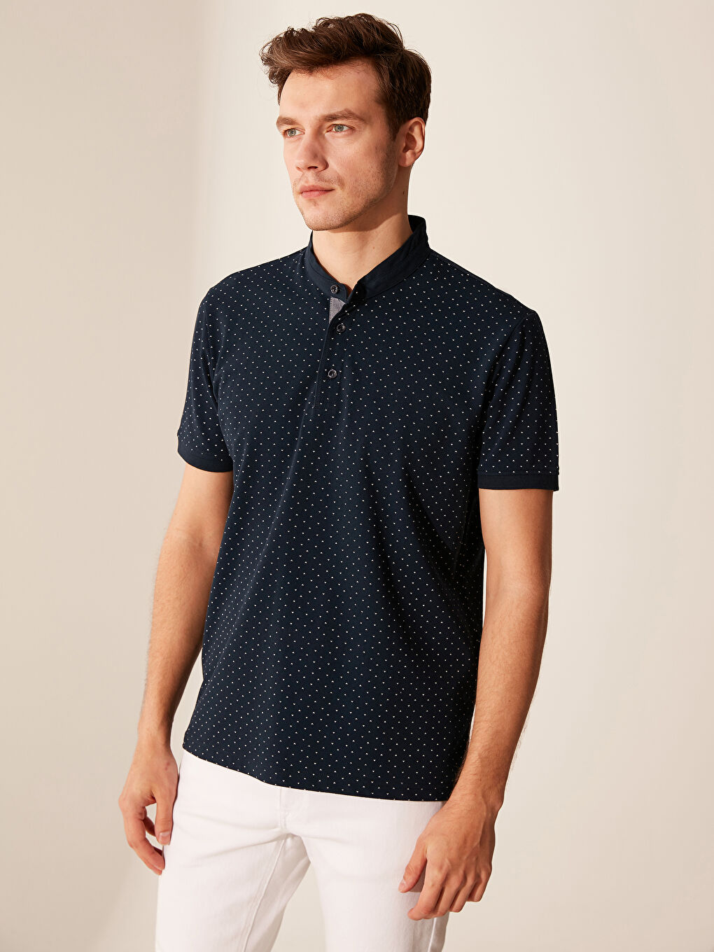 Футболка з коміром-стійкою, з принтом, короткий рукав