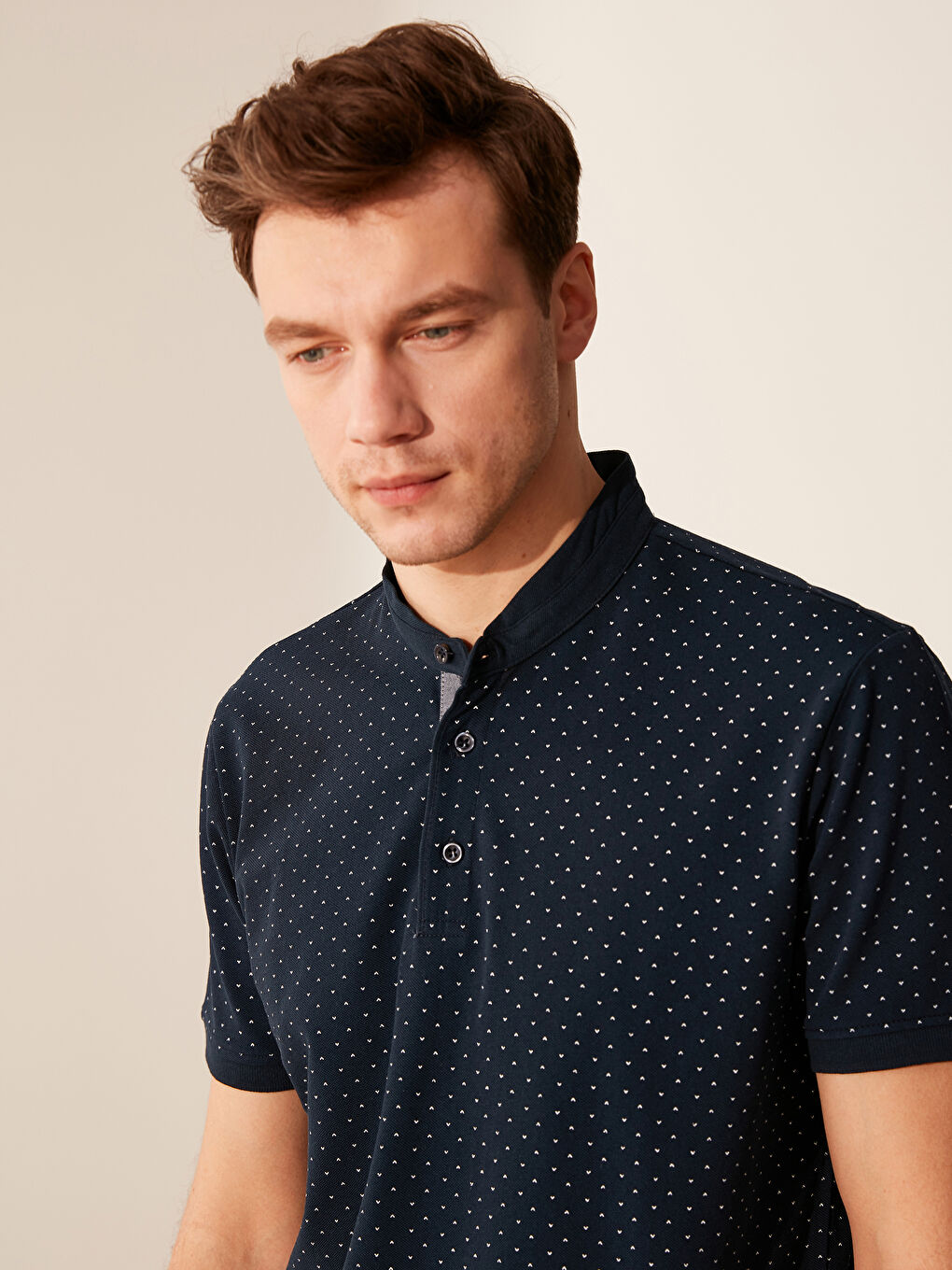 Футболка з коміром-стійкою, з принтом, короткий рукав-2