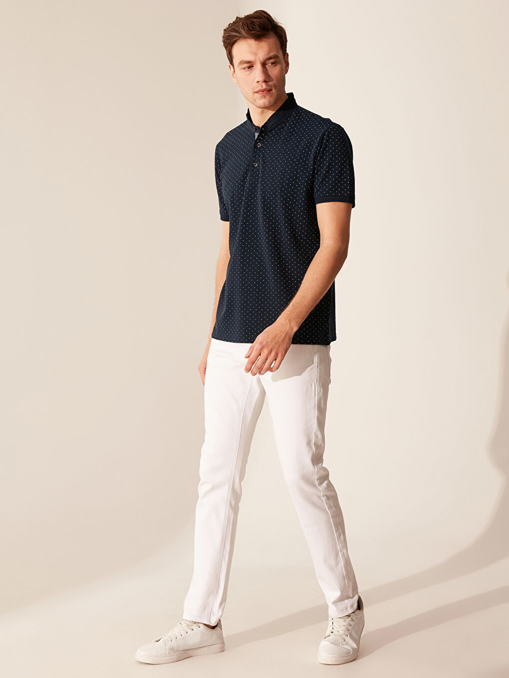 Футболка з коміром-стійкою, з принтом, короткий рукав-4