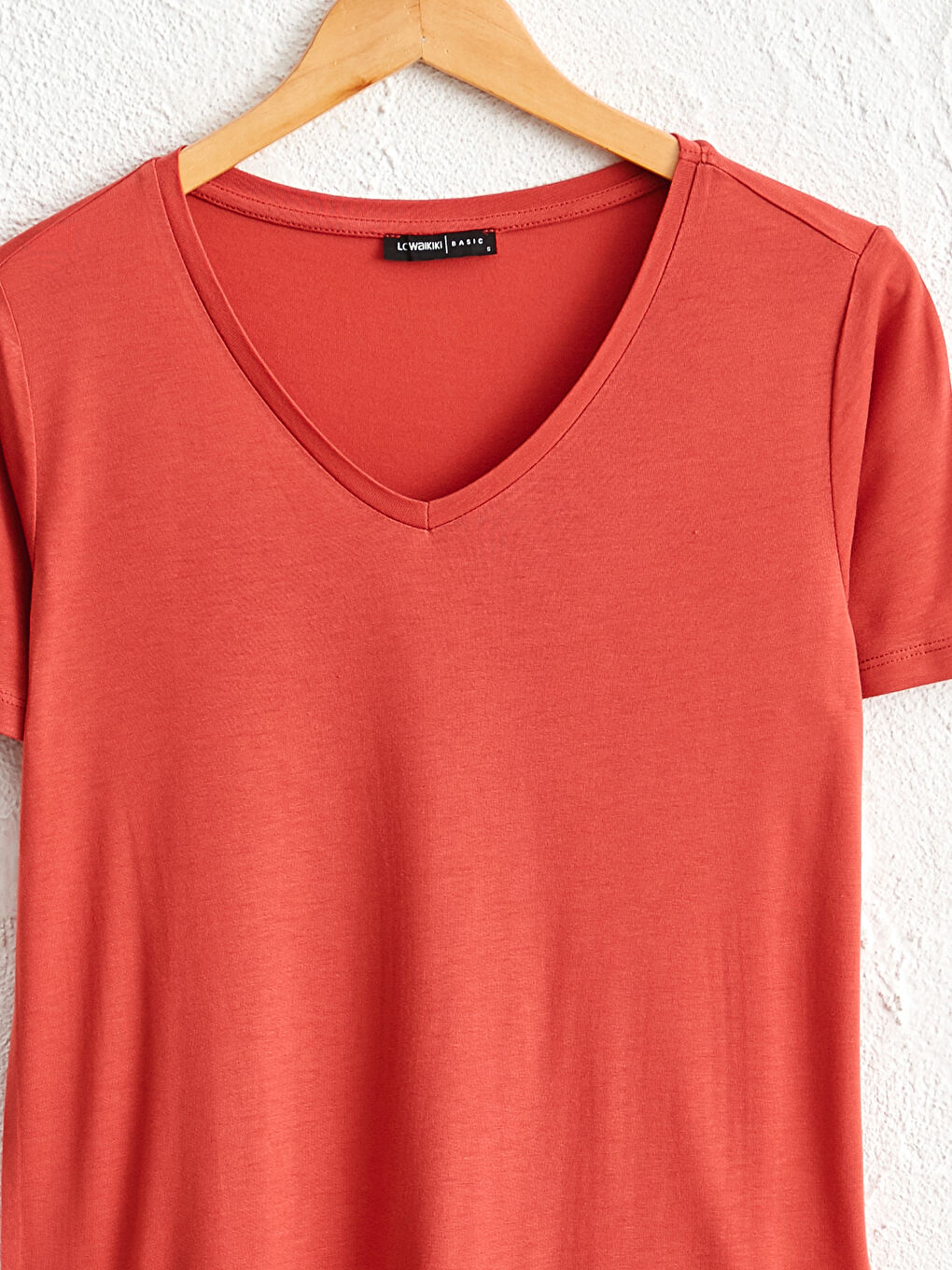 Kahverengi V Yaka Viskon Tişört-2