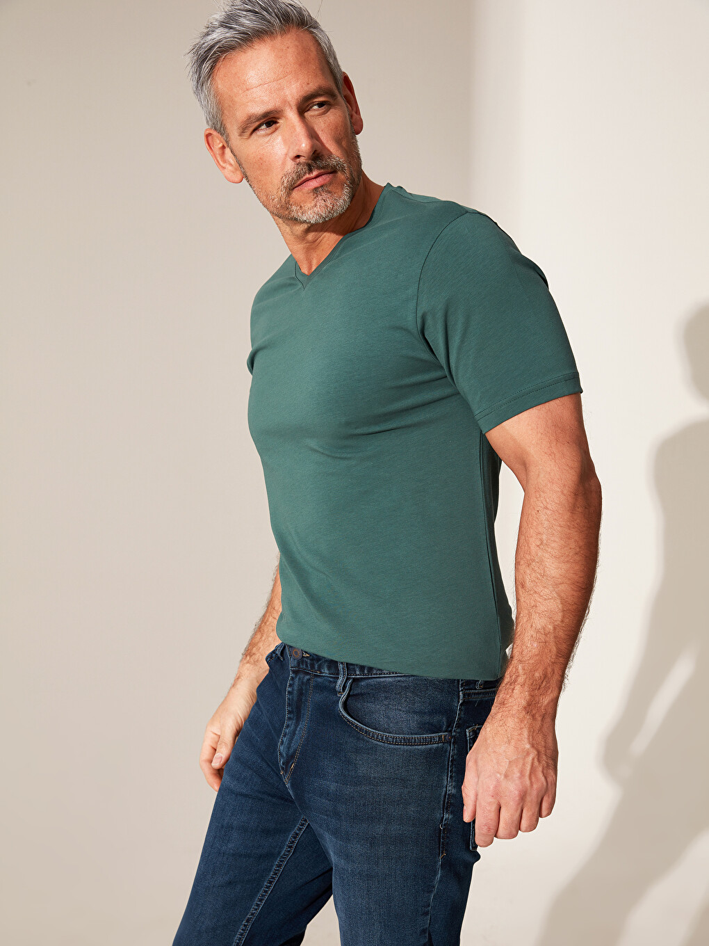 V-neck And Short Sleeve Cotton T-shirt-1