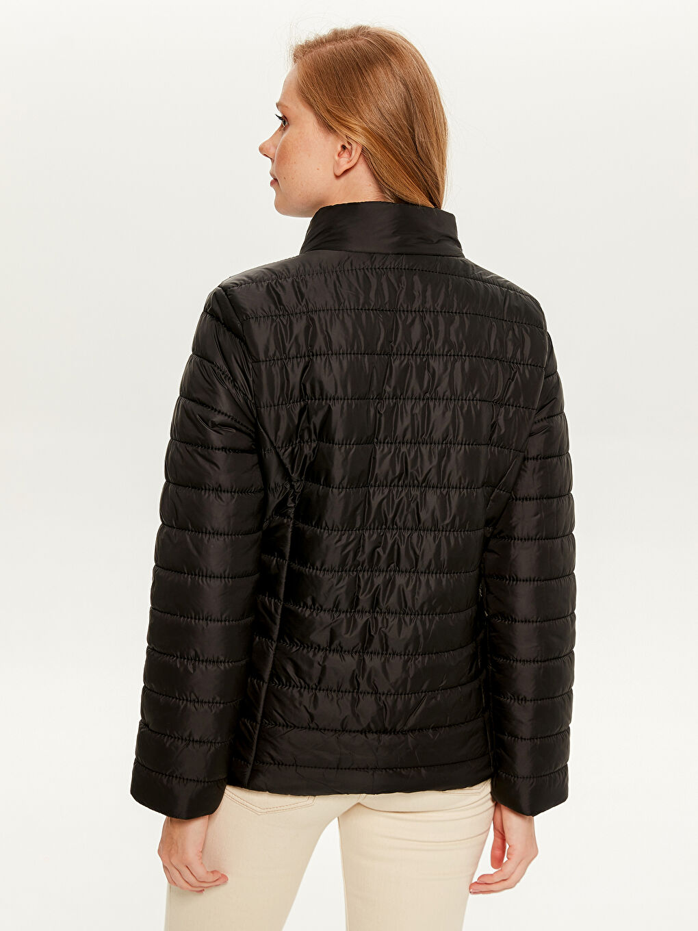 Siyah Uzun Kollu Kadın Dik Yaka Şişme Mont-2