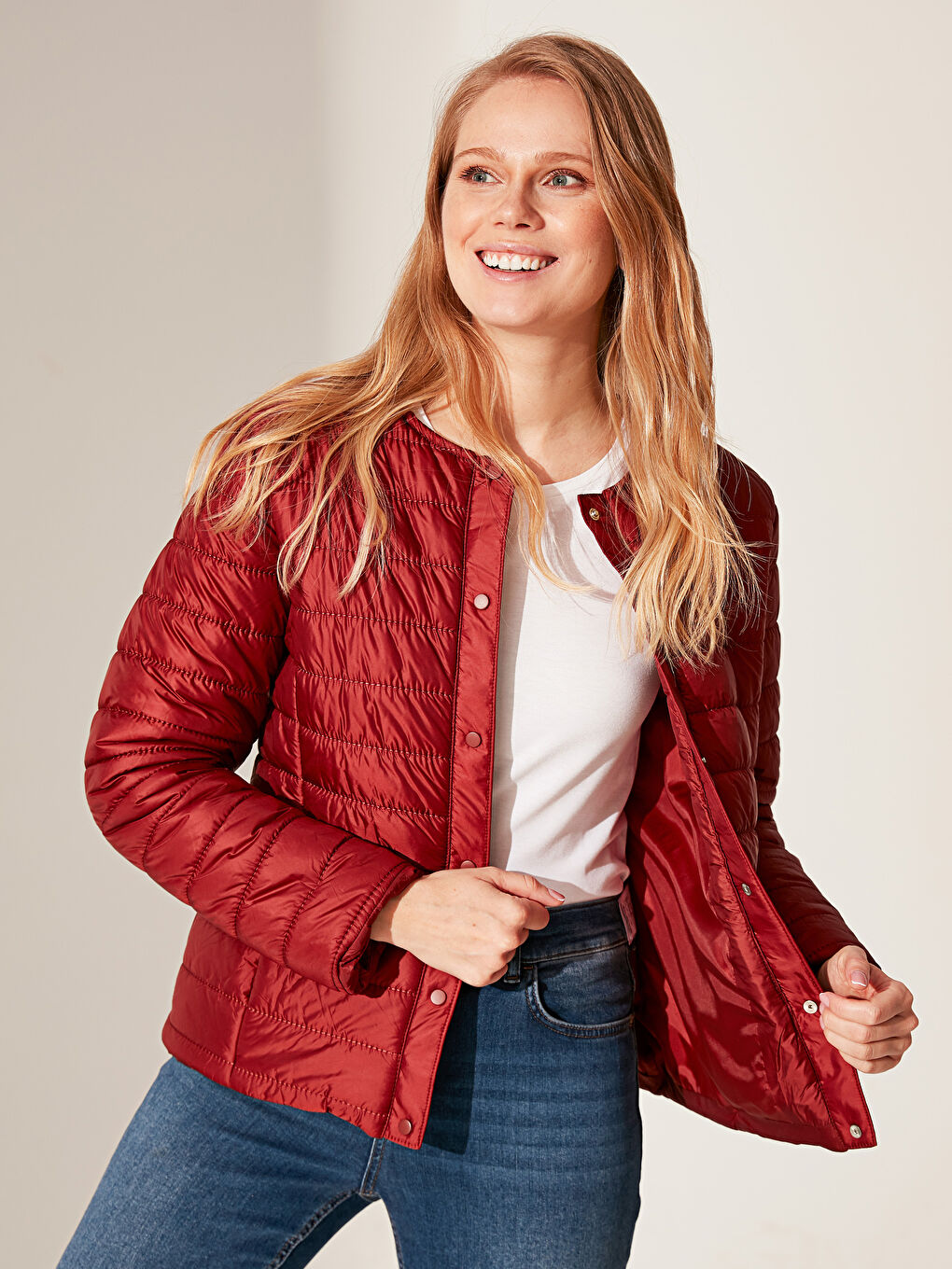 Женский пуховик с длинным рукавом