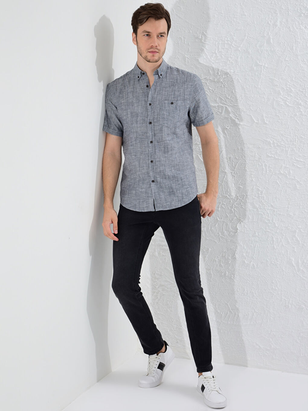 LCWAIKIKI Basic Regular Fit Short Sleeve Shirt -0S5723Z8-CWN